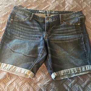 Massimo Mid Rise Denium Bermuda Shorts